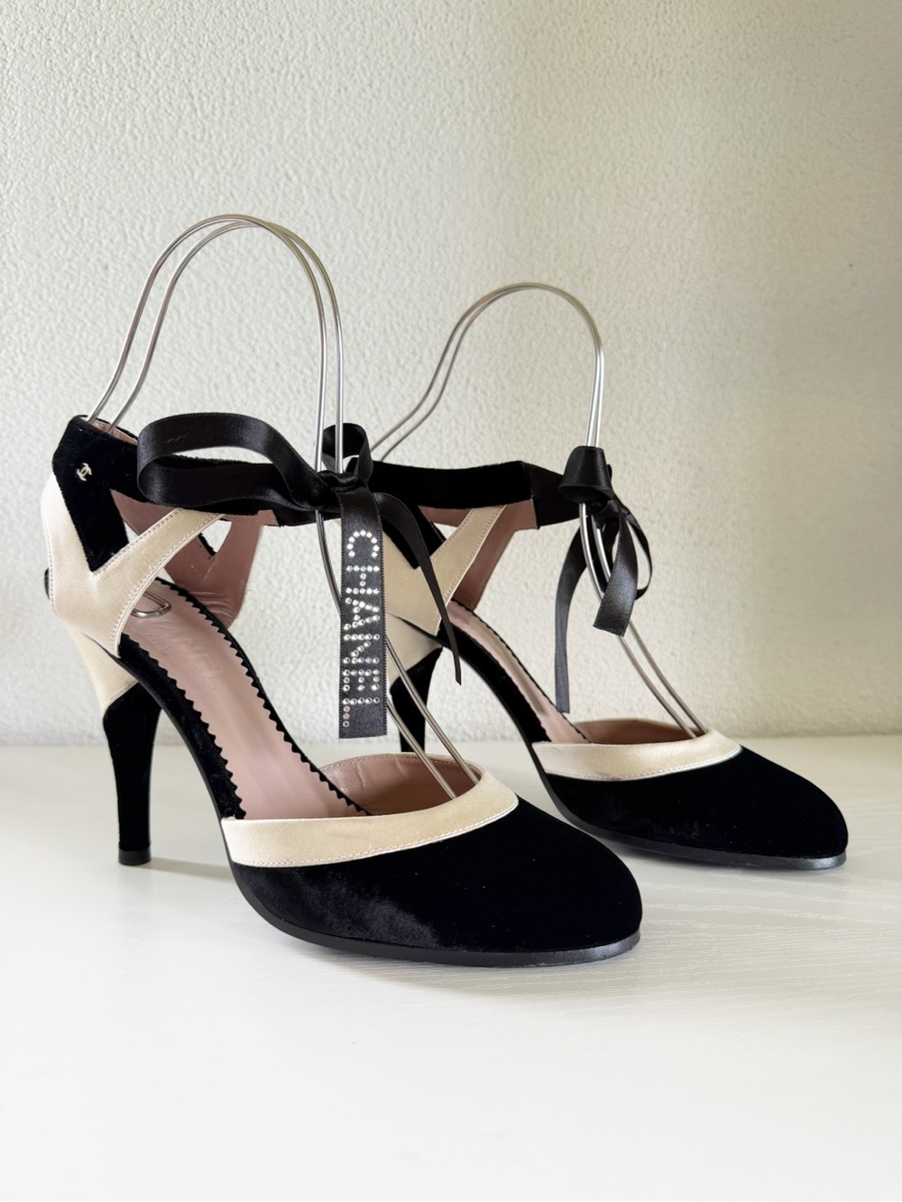 Chanel Ankle Wrap Pumps Black Velvet Cream Satin Jeweled Logo EU 40 US 10